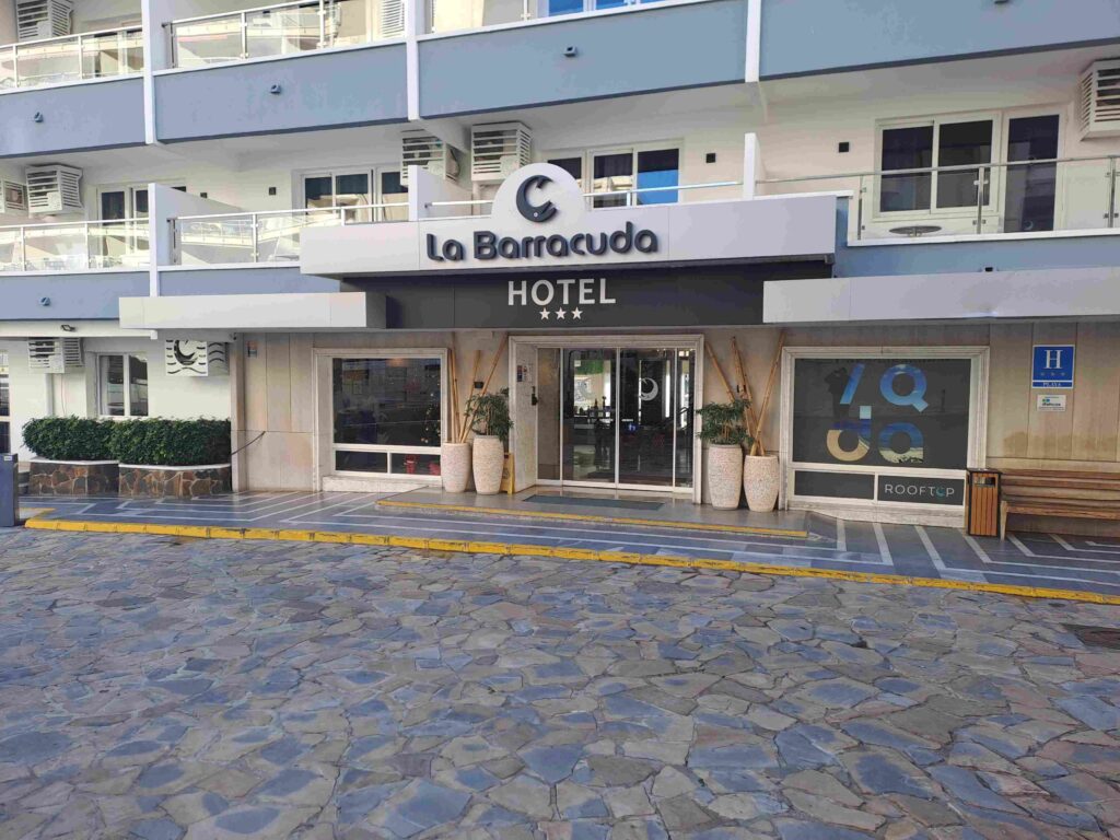 Hotel La Barracuda
Avenida España, 1, 29620, Torremolinos (Málaga) · 02 km
952 38 54 00